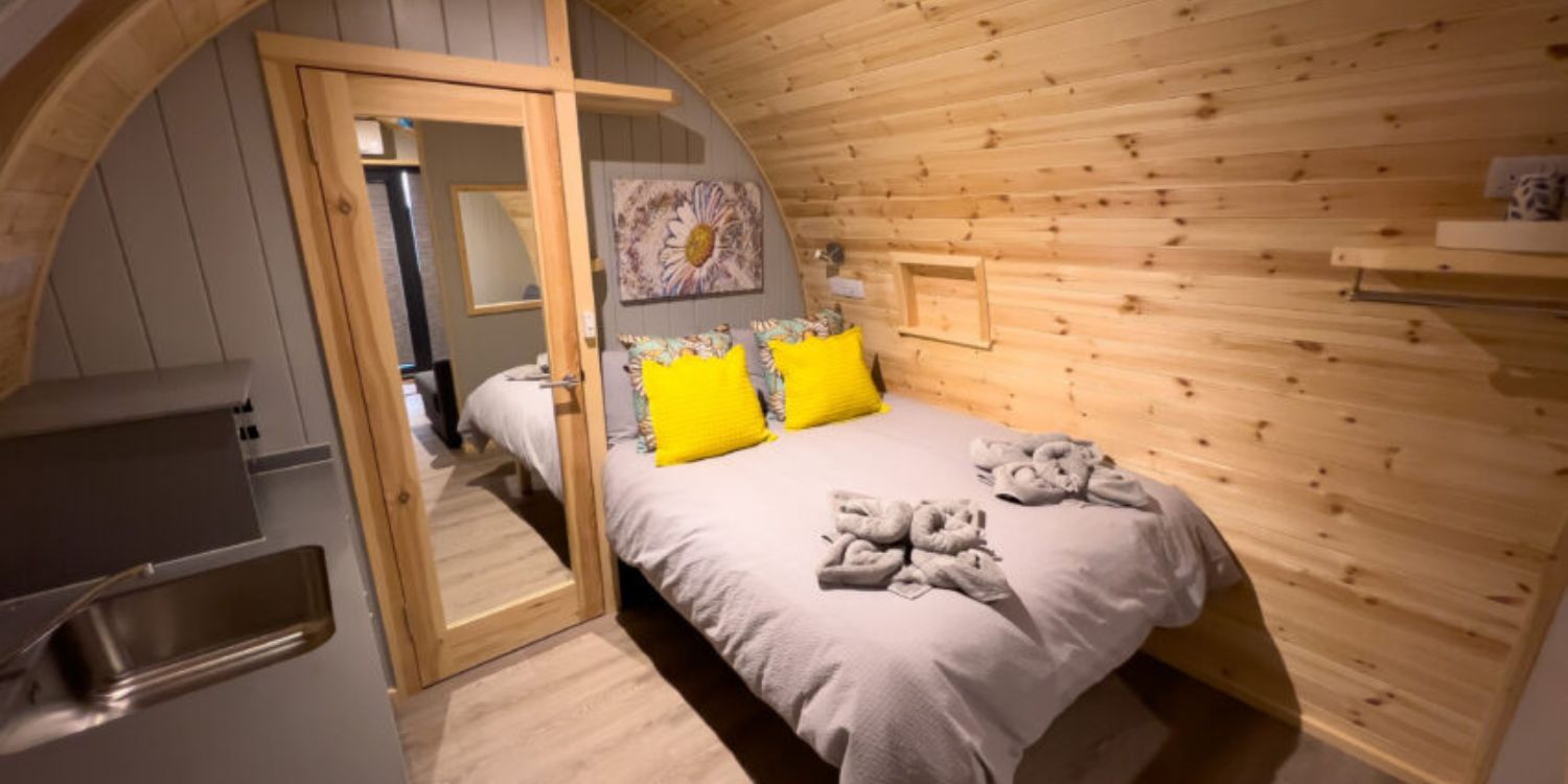 Herding Hill Farm - glamping lodge with hot tub in Northumberland