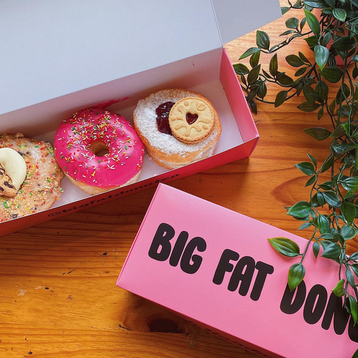big-fat-donut-co-little-black-book-high-life-north-look-good