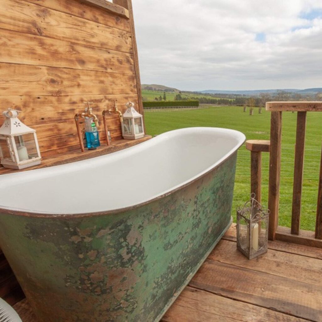 Reconnect and rekindle romance this autumn with a cosy getaway to Huts in the Hills