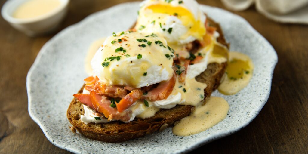Looking for the best breakfast to calm wedding day nerves? Discover nutritious, anxiety-easing meal ideas to fuel your big day, keep you energized, and help you feel your best before walking down the aisle