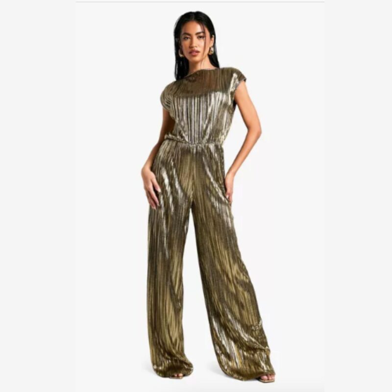 Boohoo - Metallic Plisse Cap Sleeve Jumpsuit - £24.50