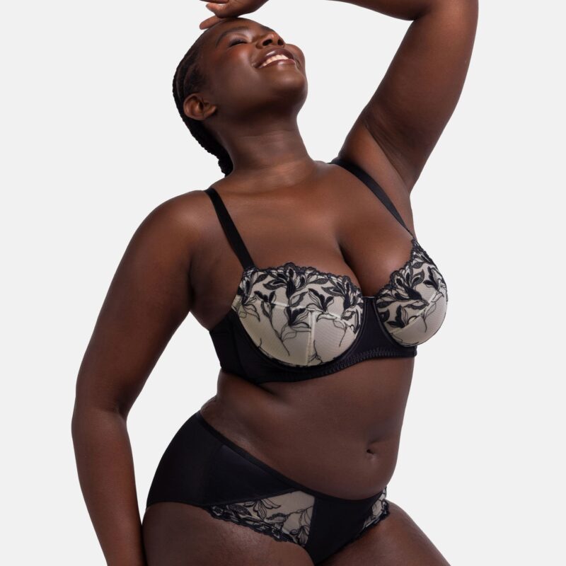 New Look – Dorina Curves Black Lace Bra - £24.00 