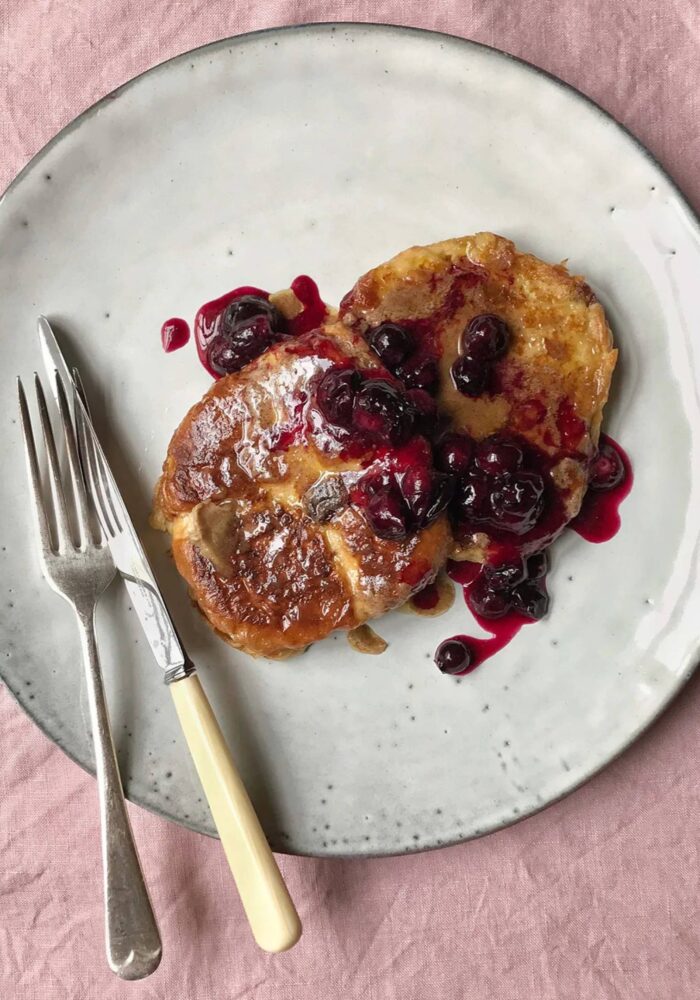 Hot cross bun French toast