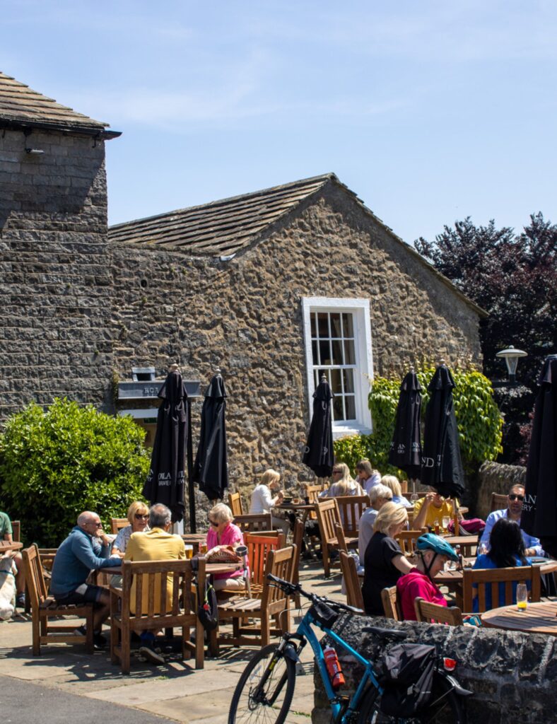 SHIREBURN ARMS, HURST GREEN